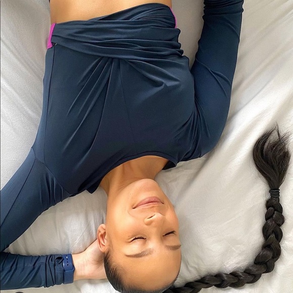 Pia Front Twisted Long-Sleeve Top - Picture 4 of 5